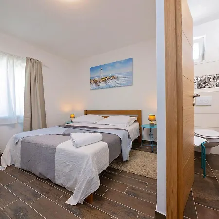 Semesterbostad Charming Holiday In With Jacuzzi And Swimming Pool *