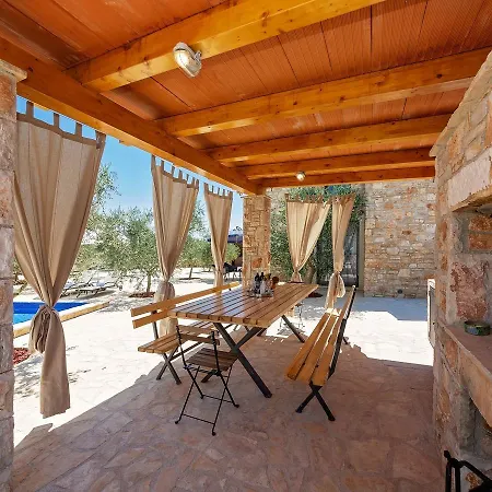 Charming Holiday In With Jacuzzi And Swimming Pool * Bale