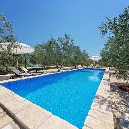 Charming Holiday In With Jacuzzi And Swimming Pool *