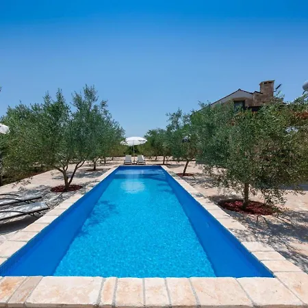 Charming Holiday In With Jacuzzi And Swimming Pool Semesterbostad Bale