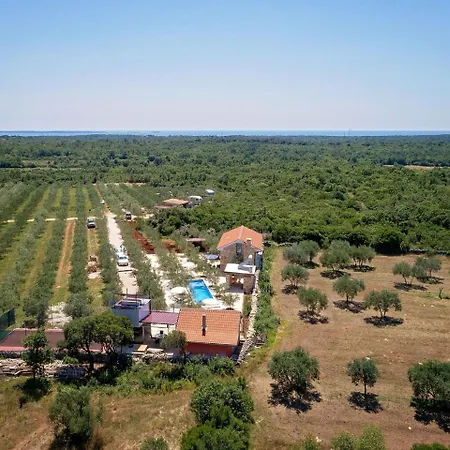 Charming Holiday In With Jacuzzi And Swimming Pool Bale