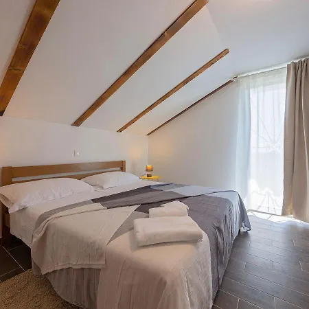 Charming Holiday In With Jacuzzi And Swimming Pool * Bale
