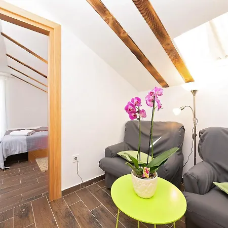 Semesterbostad Charming Holiday In With Jacuzzi And Swimming Pool *